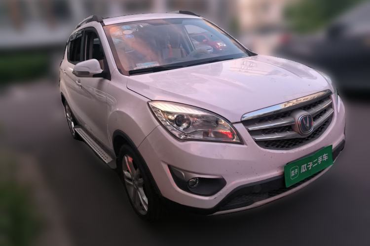 Used CHANGAN CS35 2015 1.6L Manual Luxury Model China IV Standard Front Right 45 Deg