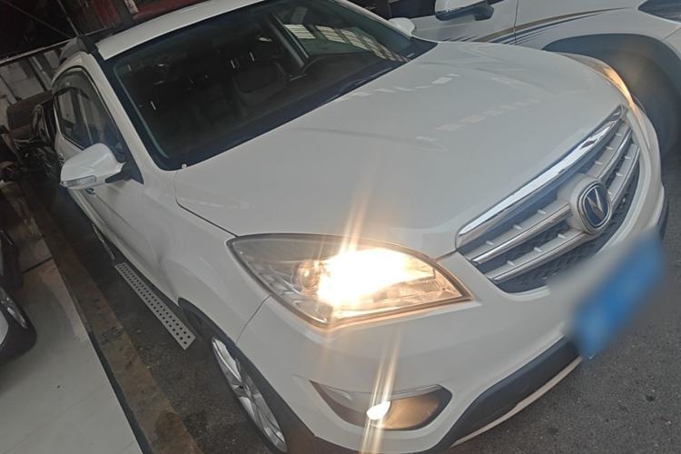Used CHANGAN CS35 2015 1.6L Automatic Luxury Model China IV Standard Front Right 45 Deg