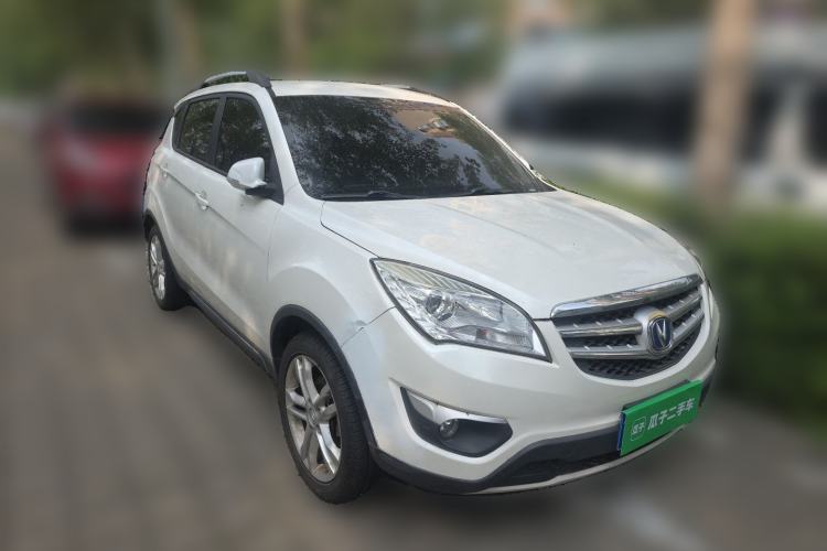 Used CHANGAN CS35 2015 1.6L Manual Luxury Model China IV Standard Front Right 45 Deg
