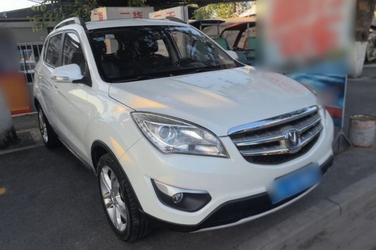 Used CHANGAN CS35 2015 1.6L Manual Luxury Model China IV Standard Front Right 45 Deg
