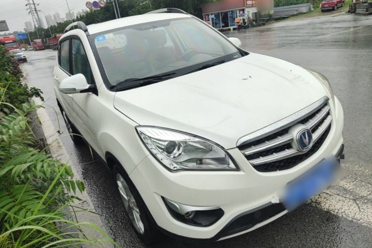 Used CHANGAN CS35 2015 1.6L Manual Luxury Model China IV Standard Front Right 45 Deg