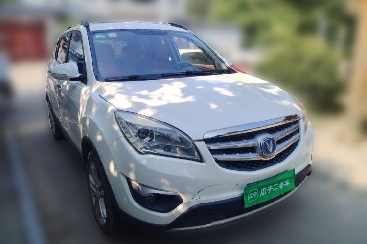 Used CHANGAN CS35 2015 1.6L Manual Luxury Model China IV Standard Front Right 45 Deg