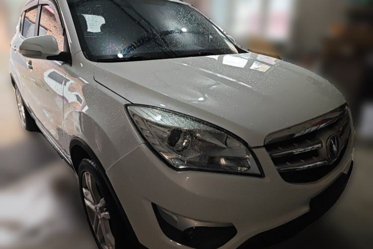 Used CHANGAN CS35 2015 1.6L Manual Luxury Model China IV Standard Front Right 45 Deg