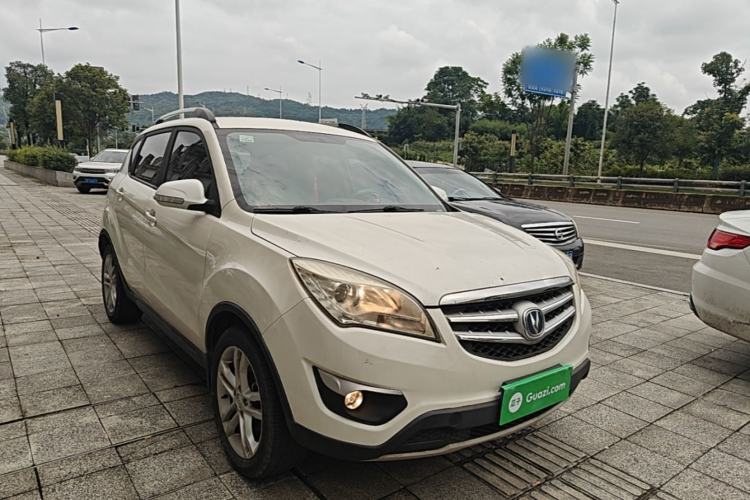 Used CHANGAN CS35 2015 1.6L Manual Luxury Model China IV Standard Front Right 45 Deg