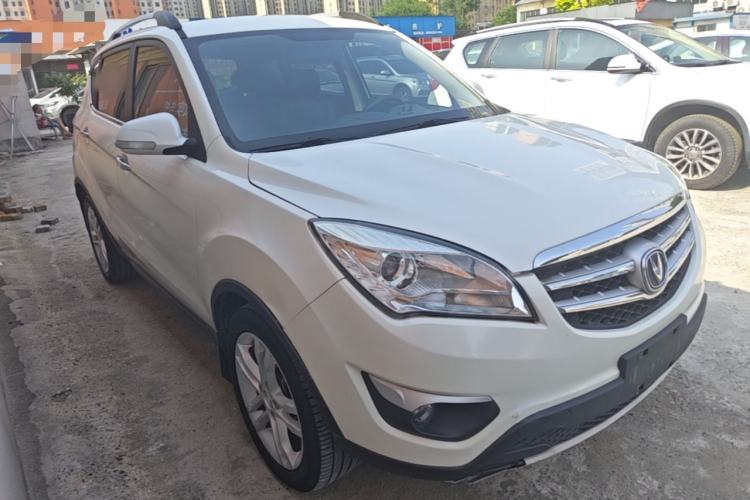 Used CHANGAN CS35 2015 1.6L Automatic Luxury Model China IV Standard Front Right 45 Deg