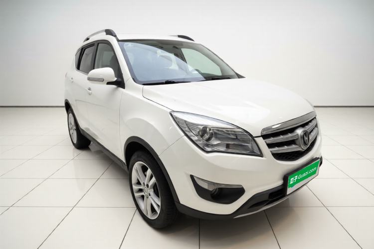Used CHANGAN CS35 2015 1.6L Automatic Luxury Model China V Standard Front Right 45 Deg