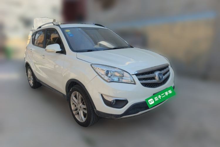 Used CHANGAN CS35 2015 1.6L Manual Luxury Model China IV Standard Front Right 45 Deg