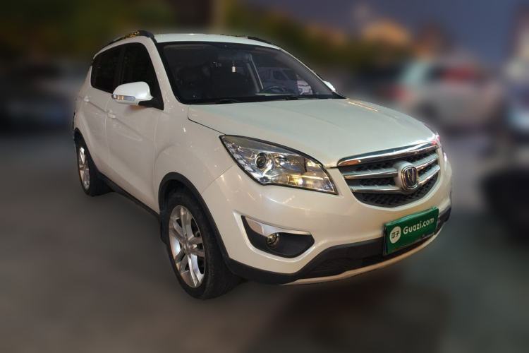 Used CHANGAN CS35 2015 1.6L Manual Luxury Model China IV Standard Front Right 45 Deg