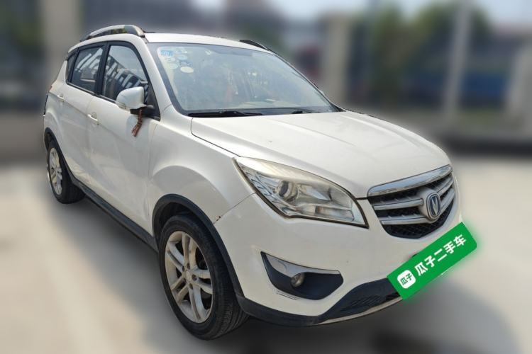 Used CHANGAN CS35 2015 1.6L Manual Luxury Model China IV Standard Front Right 45 Deg