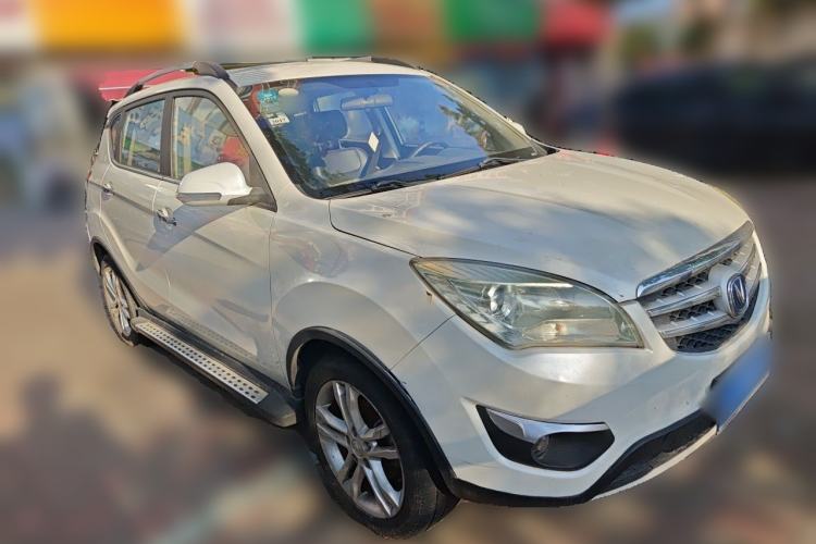 Used CHANGAN CS35 2015 1.6L Automatic Luxury Model China IV Standard Front Right 45 Deg