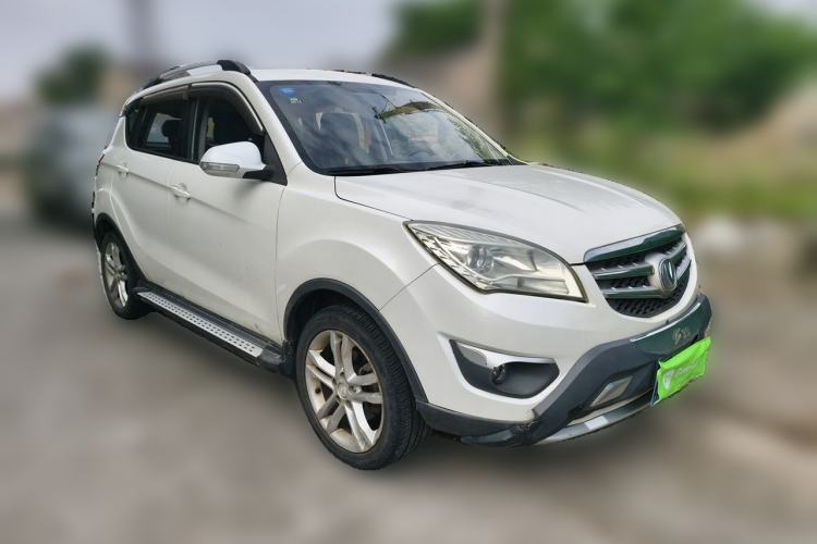 Used CHANGAN CS35 2015 1.6L Manual Luxury Model China IV Standard Front Right 45 Deg