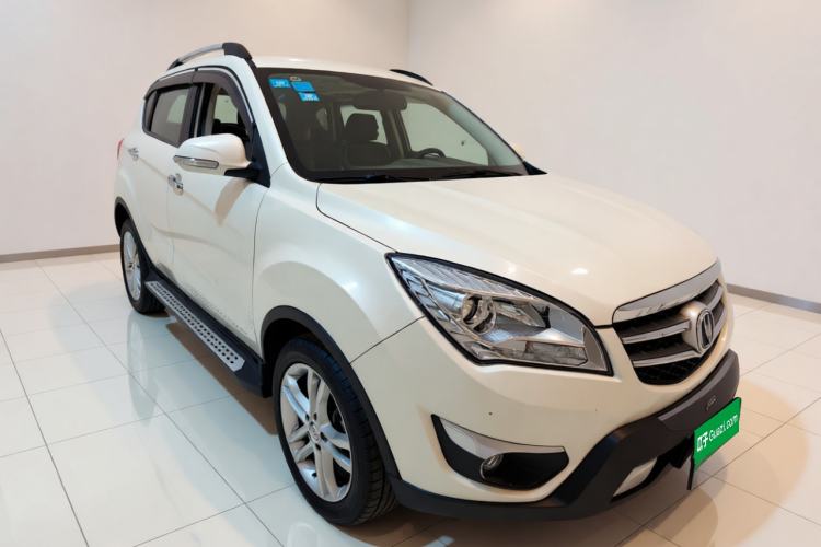 Used CHANGAN CS35 2015 1.6L Automatic Luxury Model China IV Standard Front Right 45 Deg