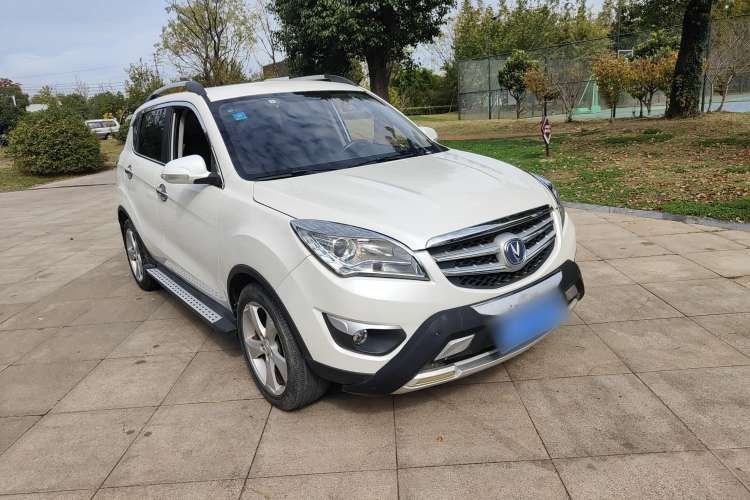 Used CHANGAN CS35 2015 1.6L Manual Luxury Model China IV Standard Front Right 45 Deg