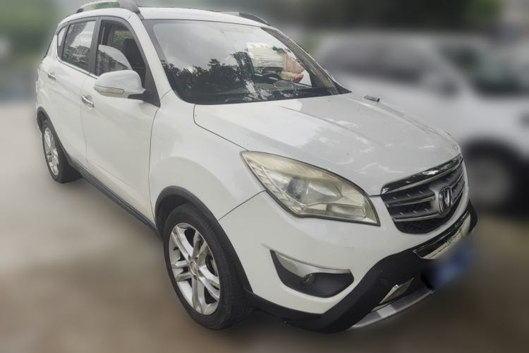 Used CHANGAN CS35 2015 1.6L Automatic Luxury Model China IV Standard Front Right 45 Deg