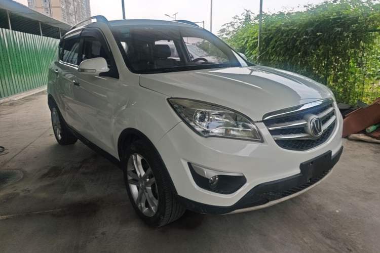 Used CHANGAN CS35 2015 1.6L Automatic Luxury Model China IV Standard Front Right 45 Deg
