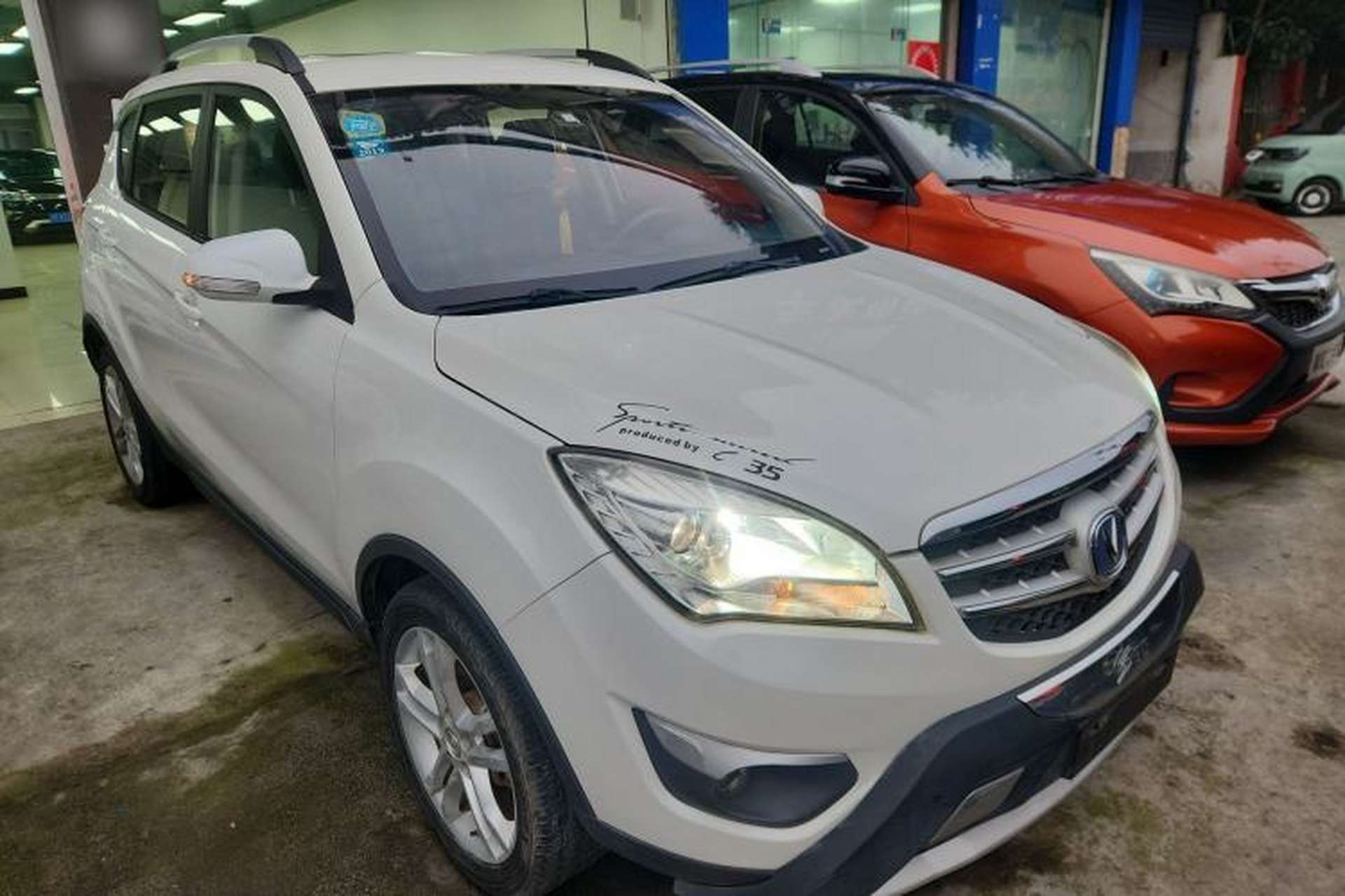 Used CHANGAN CS35 2015 1.6L Manual Luxury Model China IV Standard Front Right 45 Deg