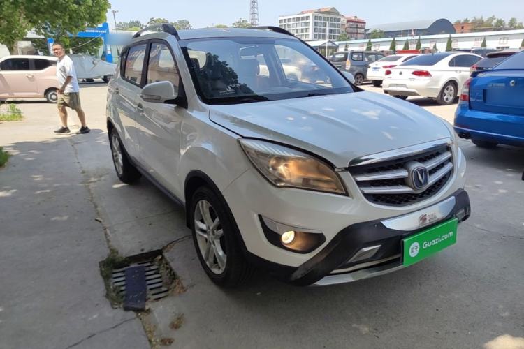 Used CHANGAN CS35 2015 1.6L Manual Luxury Model China IV Standard Front Right 45 Deg