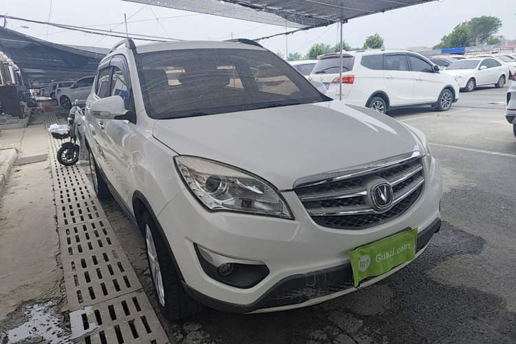 Used CHANGAN CS35 2015 1.6L Automatic Luxury Model China V Standard Front Right 45 Deg