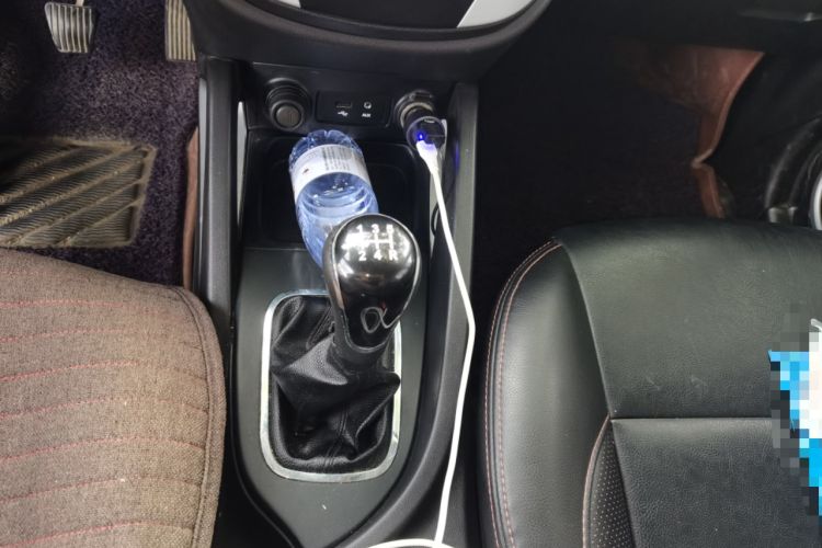 Used CHANGAN CS35 2015 1.6L Manual Luxury Model China IV Standard Gear Lever