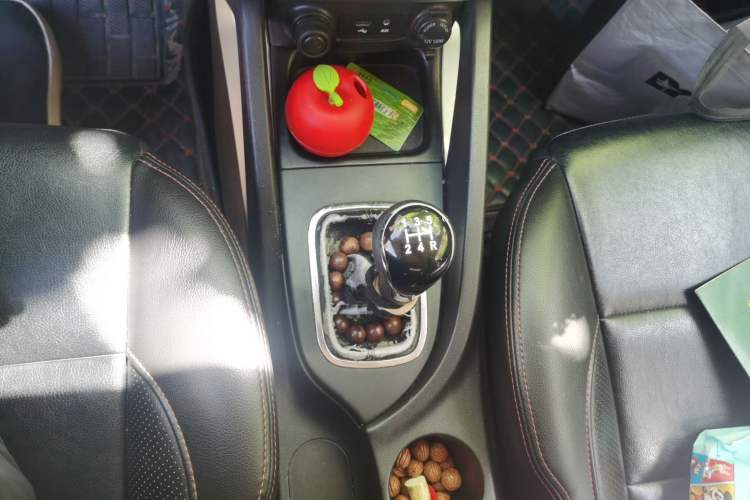 Used CHANGAN CS35 2015 1.6L Manual Luxury Model China IV Standard Gear Lever