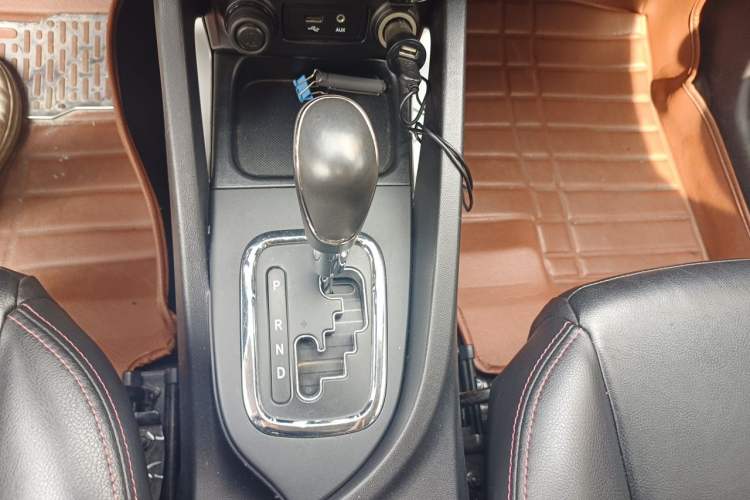 Used CHANGAN CS35 2015 1.6L Automatic Prestige Model China IV Standard Gear Lever