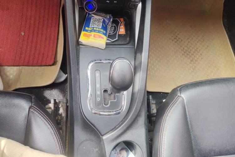Used CHANGAN CS35 2015 1.6L Automatic Prestige Model China IV Standard Gear Lever