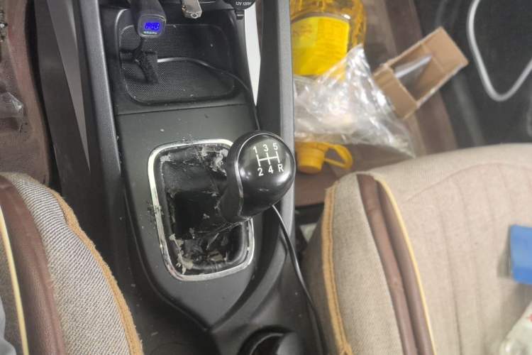 Used CHANGAN CS35 2015 1.6L Manual Luxury Model China IV Standard Gear Lever
