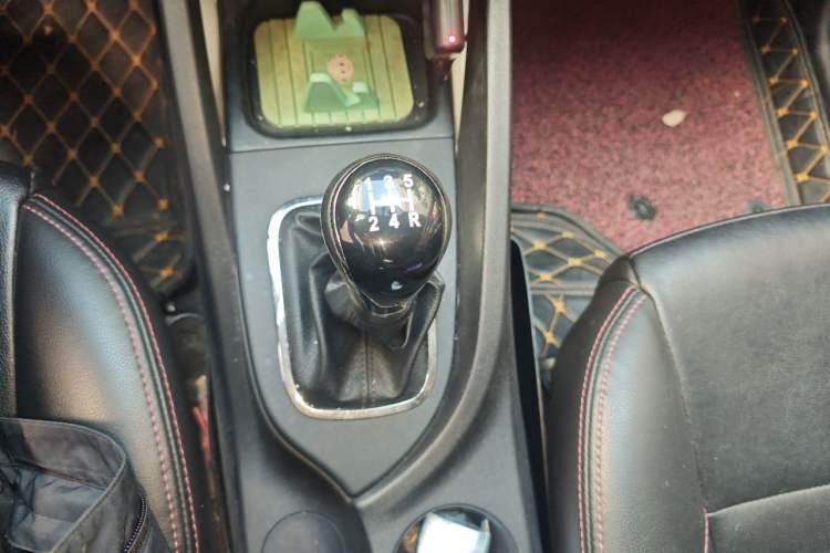 Used CHANGAN CS35 2015 1.6L Manual Luxury Model China IV Standard Gear Lever