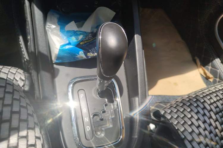 Used CHANGAN CS35 2015 1.6L Automatic Prestige Model China IV Standard Gear Lever