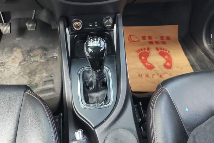 Used CHANGAN CS35 2015 1.6L Manual Luxury Model China IV Standard Gear Lever