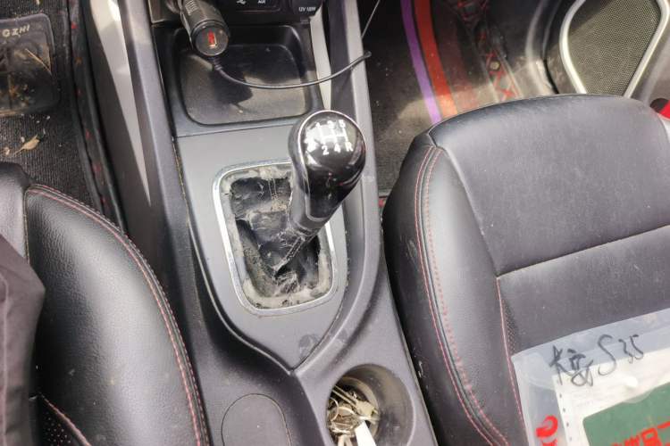 Used CHANGAN CS35 2015 1.6L Manual Luxury Model China IV Standard Gear Lever