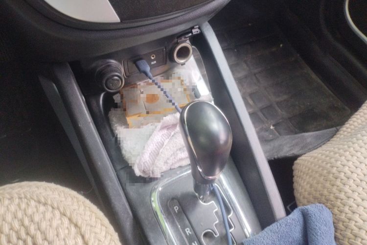 Used CHANGAN CS35 2015 1.6L Automatic Luxury Model China IV Standard Gear Lever