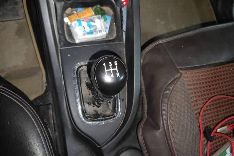 Used CHANGAN CS35 2015 1.6L Manual Luxury Model China IV Standard Gear Lever
