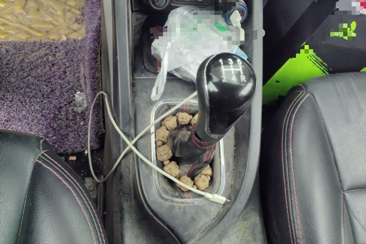 Used CHANGAN CS35 2015 1.6L Manual Luxury Model China IV Standard Gear Lever