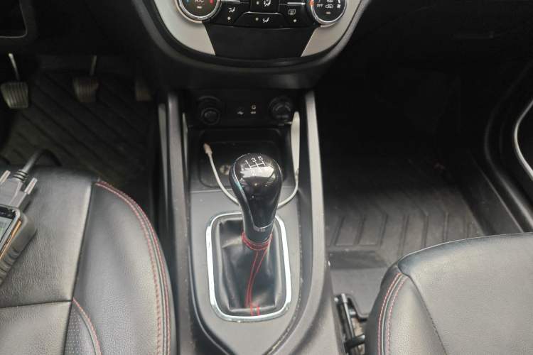 Used CHANGAN CS35 2015 1.6L Manual Luxury Model China V Standard Gear Lever