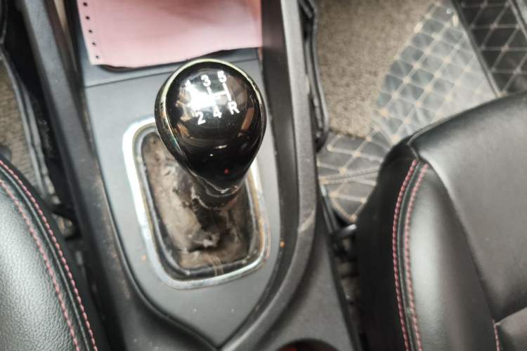Used CHANGAN CS35 2015 1.6L Manual Luxury Model China V Standard Gear Lever