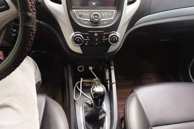 Used CHANGAN CS35 2015 1.6L Manual Luxury Model China V Standard Gear Lever