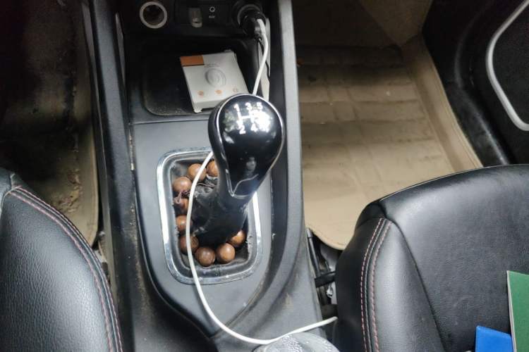 Used CHANGAN CS35 2015 1.6L Manual Luxury Model China V Standard Gear Lever