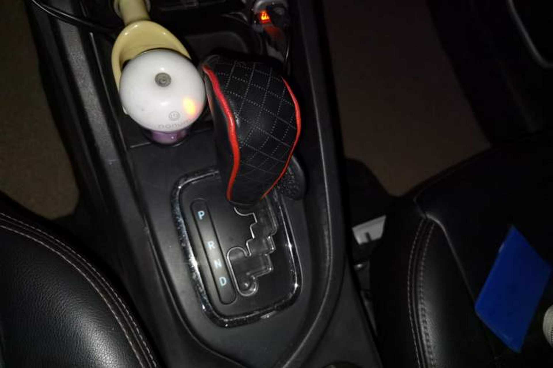 Used CHANGAN CS35 2015 1.6L Automatic Luxury Model China IV Standard Gear Lever