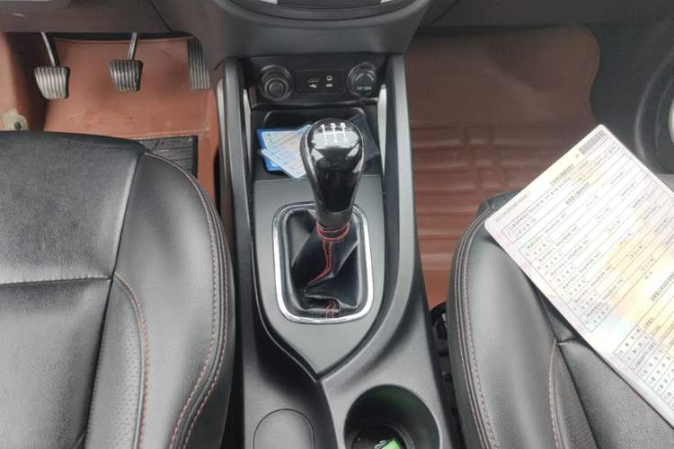 Used CHANGAN CS35 2015 1.6L Manual Luxury Model China IV Standard Gear Lever