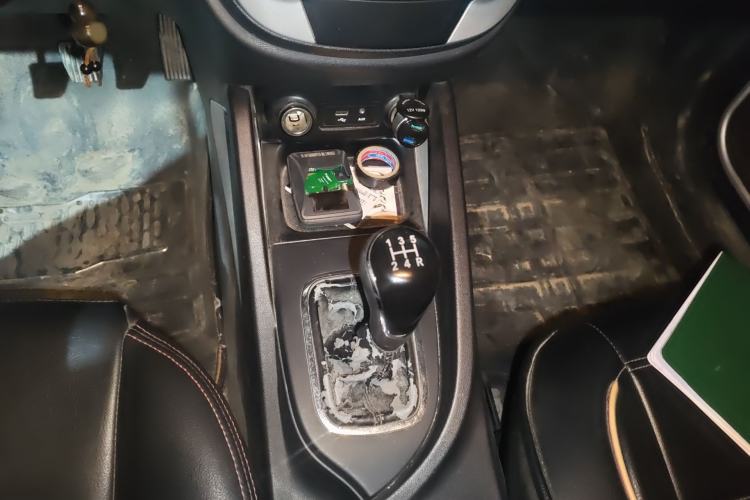 Used CHANGAN CS35 2015 1.6L Manual Luxury Model China V Standard Gear Lever