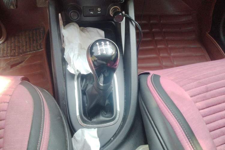Used CHANGAN CS35 2015 1.6L Manual Luxury Model China IV Standard Gear Lever