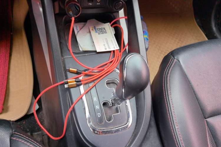 Used CHANGAN CS35 2015 1.6L Automatic Luxury Model China IV Standard Gear Lever