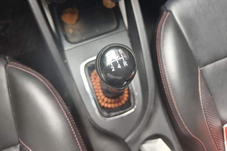 Used CHANGAN CS35 2015 1.6L Manual Luxury Model China V Standard Gear Lever