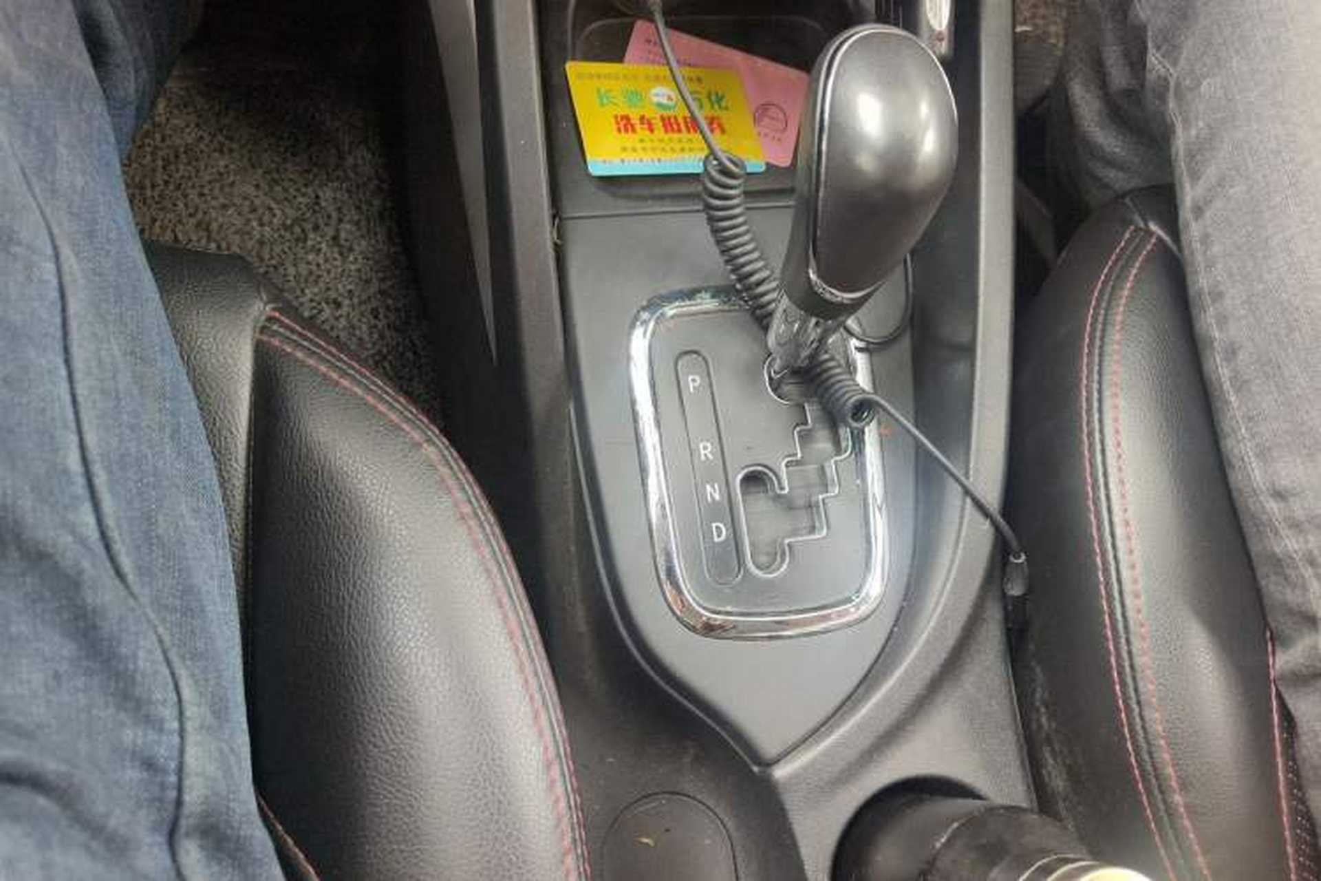 Used CHANGAN CS35 2015 1.6L Automatic Luxury Model China IV Standard Gear Lever