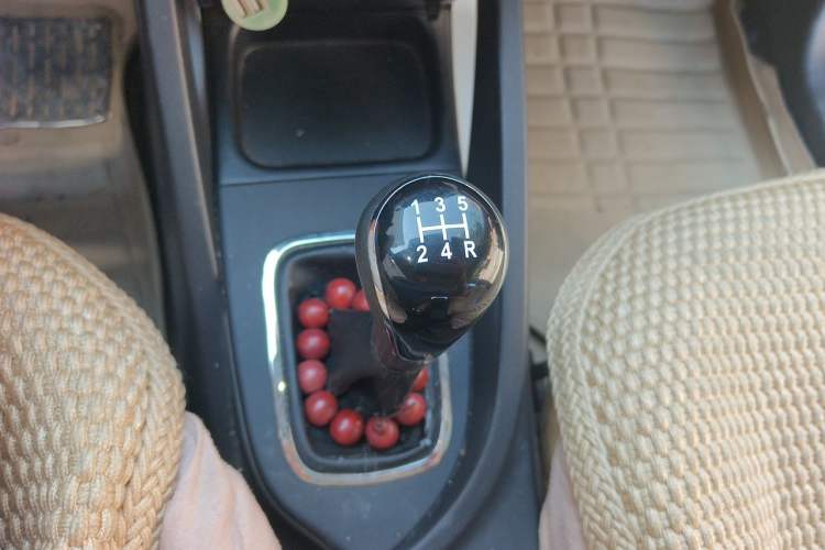 Used CHANGAN CS35 2015 1.6L Manual Luxury Model China IV Standard Gear Lever