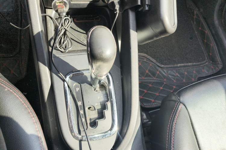 Used CHANGAN CS35 2015 1.6L Automatic Prestige Model China V Standard Gear Lever