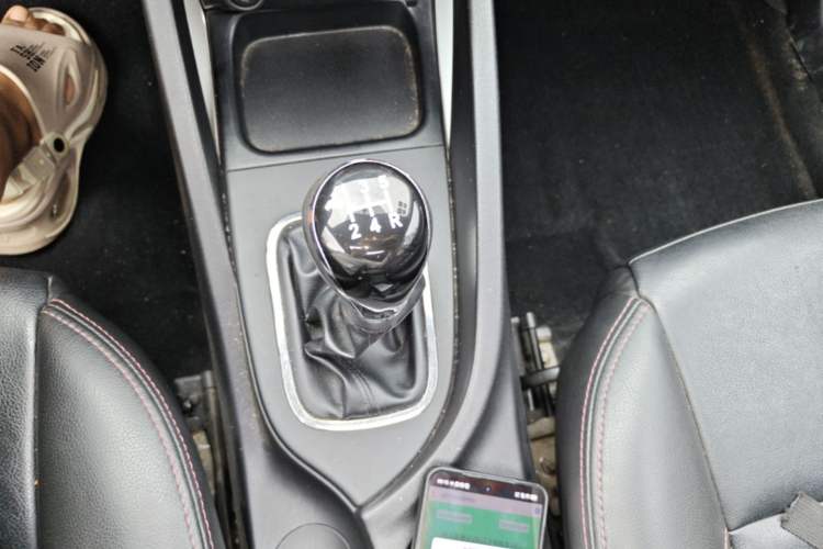 Used CHANGAN CS35 2015 1.6L Manual Luxury Model China V Standard Gear Lever