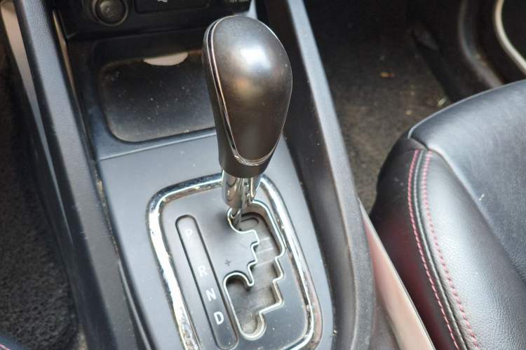Used CHANGAN CS35 2015 1.6L Automatic Prestige Model China IV Standard Gear Lever