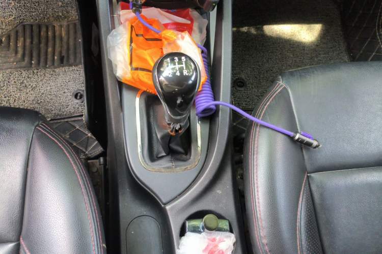 Used CHANGAN CS35 2015 1.6L Manual Luxury Model China IV Standard Gear Lever